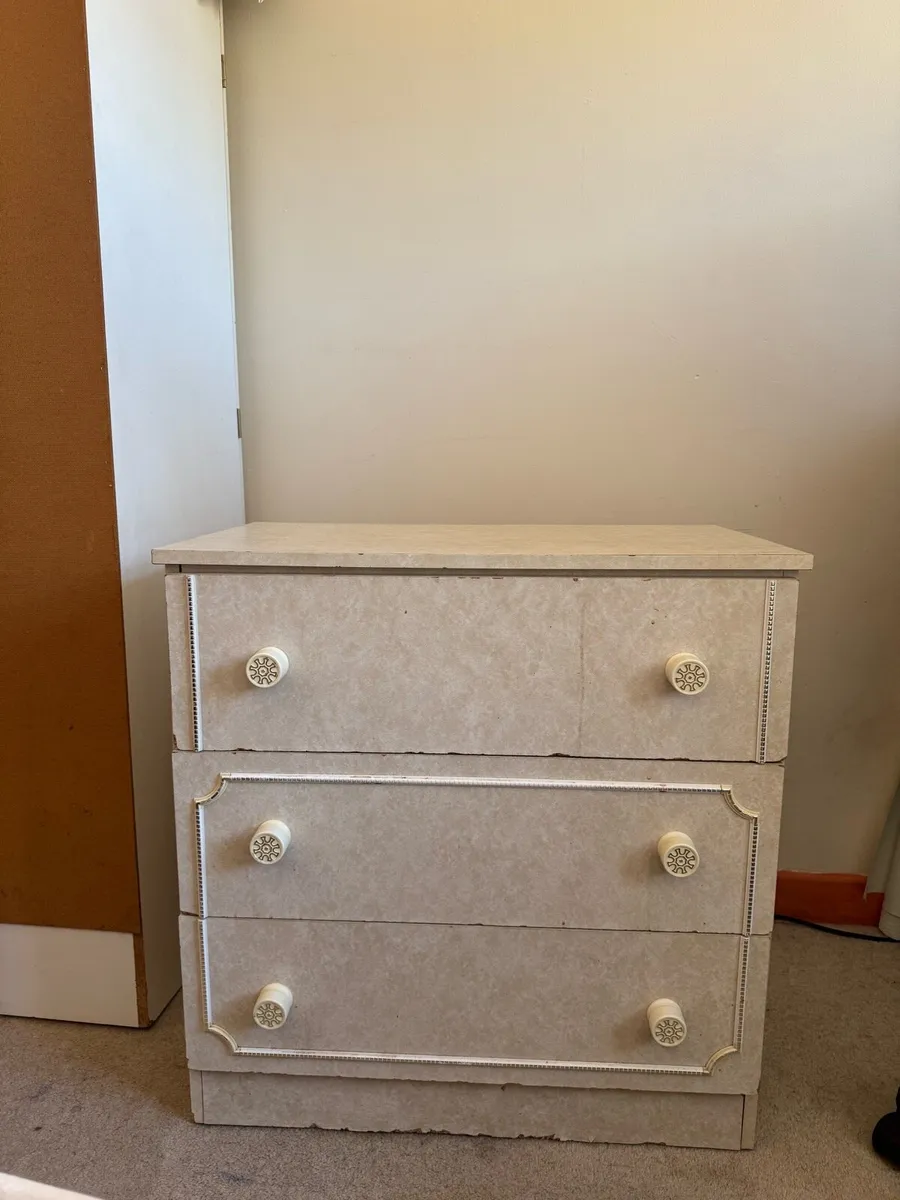 FREE Chest of Drawers - Image 1