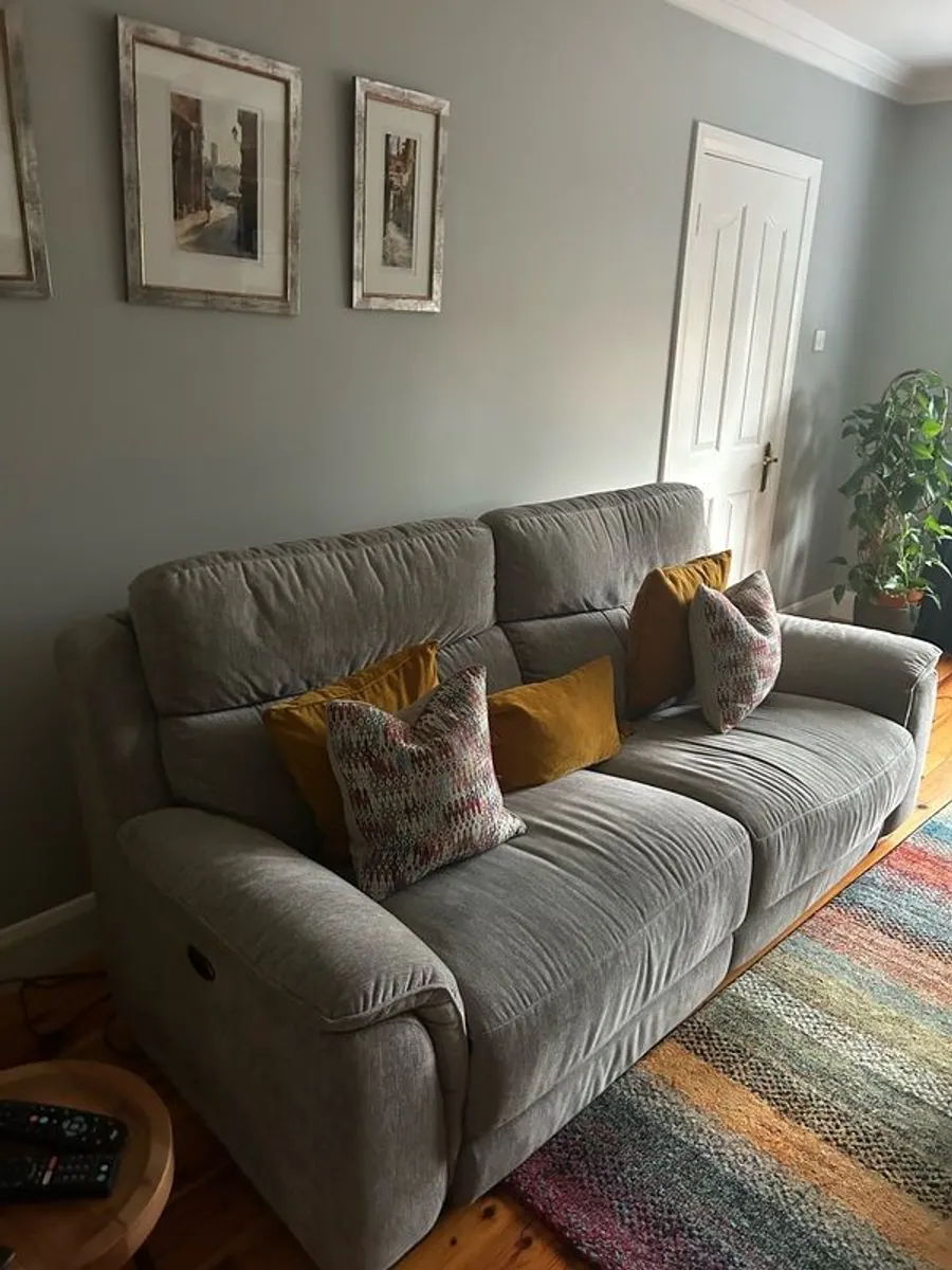 3 Piece Suite - Image 2