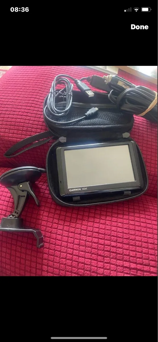 Garmin nuvi 1390 Portable GPS Navigator - Image 1