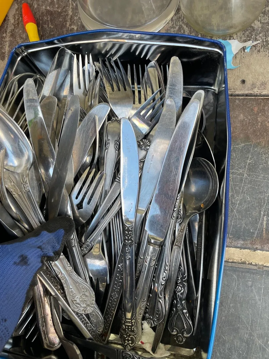 Kitchen stuff cutlery cups plates crystal sets - Image 4
