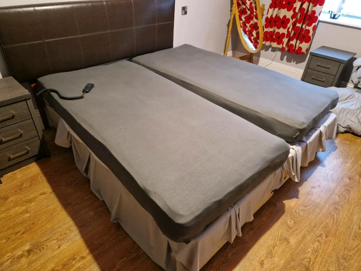 Electric reclining bed 0879515590 - Image 2