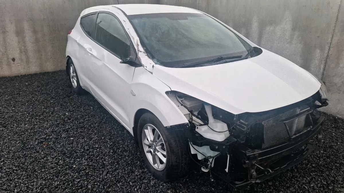 Hyundai i30 2015 - Image 2