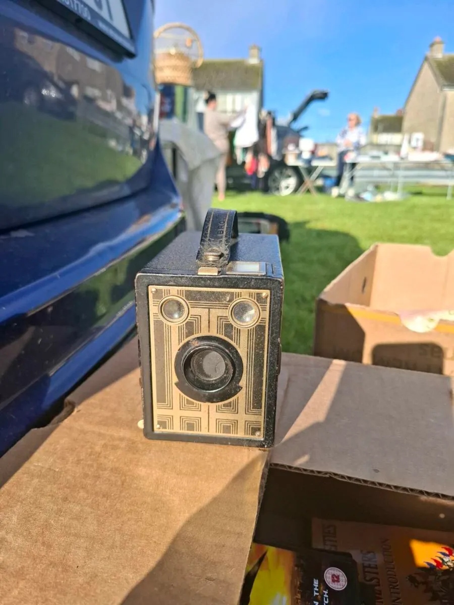Vintage camera postage possible