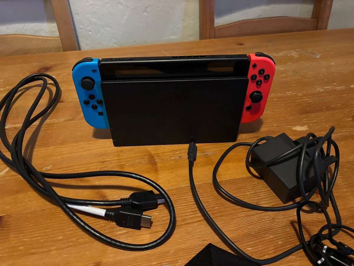 Nintendo Switch - Image 2