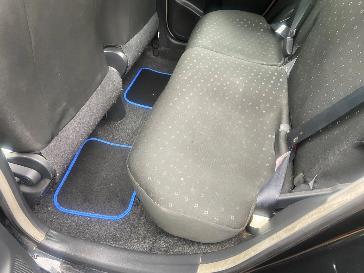 Toyota Yaris 2008 - Image 3