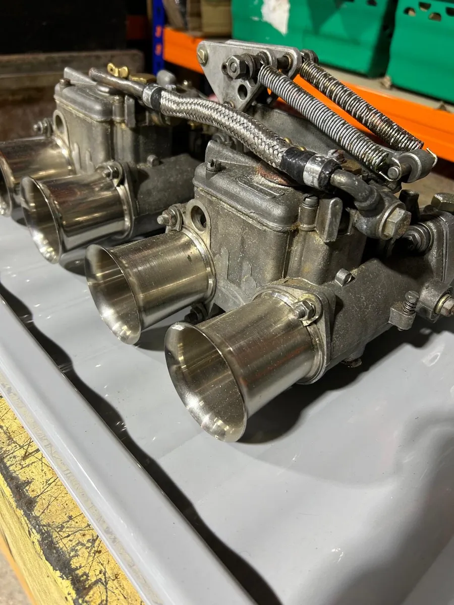 Twin 48 carburettors - Image 2