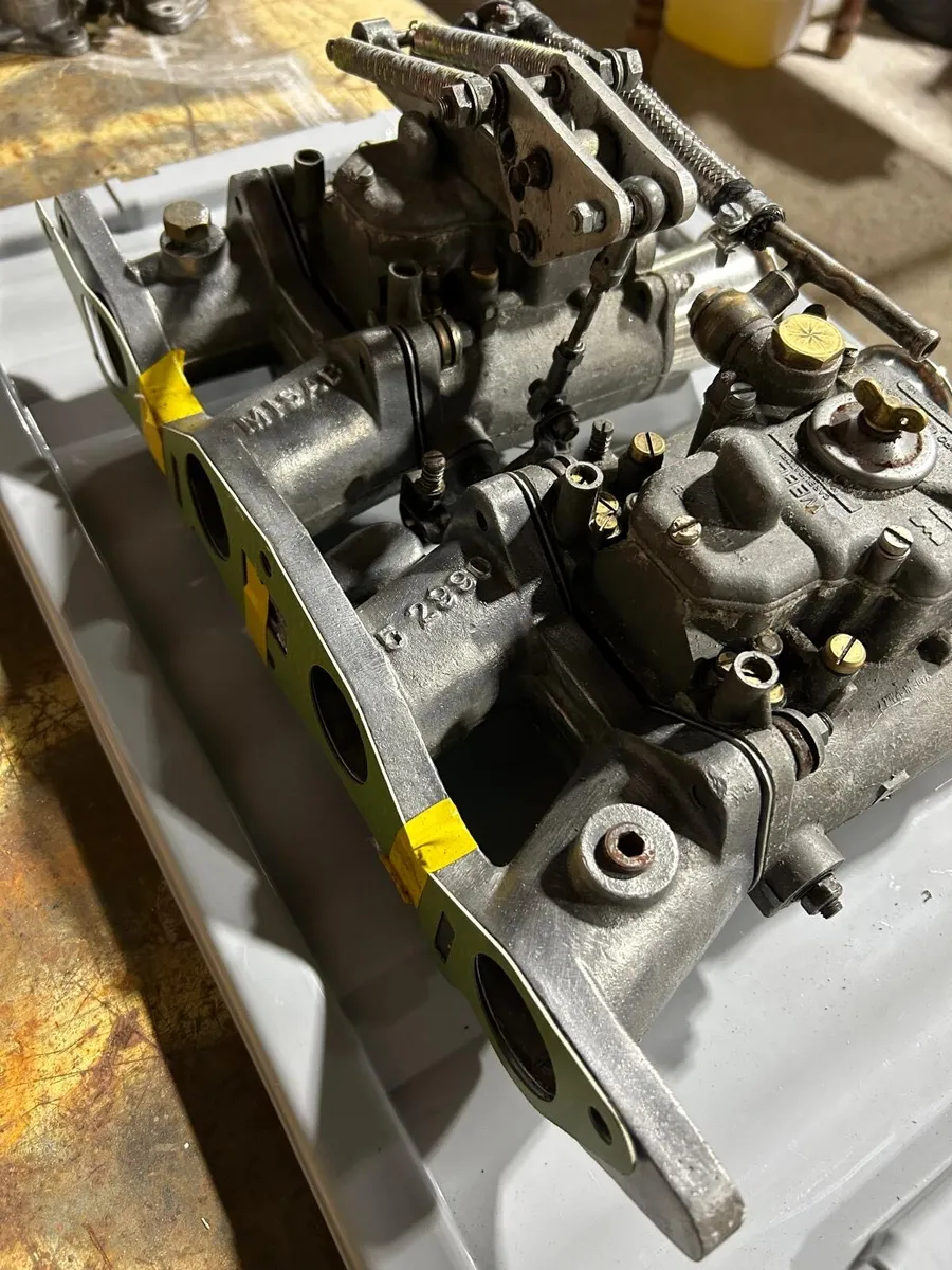 Twin 48 carburettors - Image 4