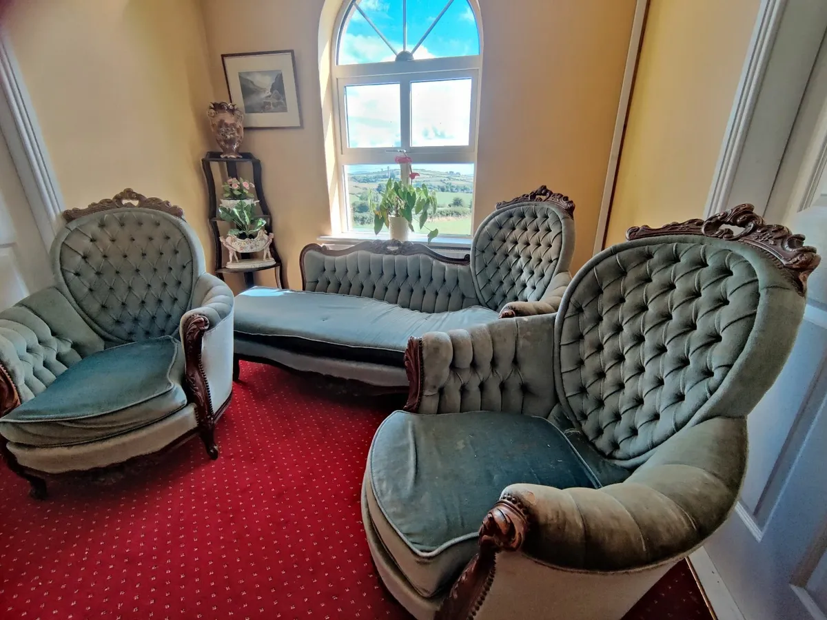 Couch - Image 1