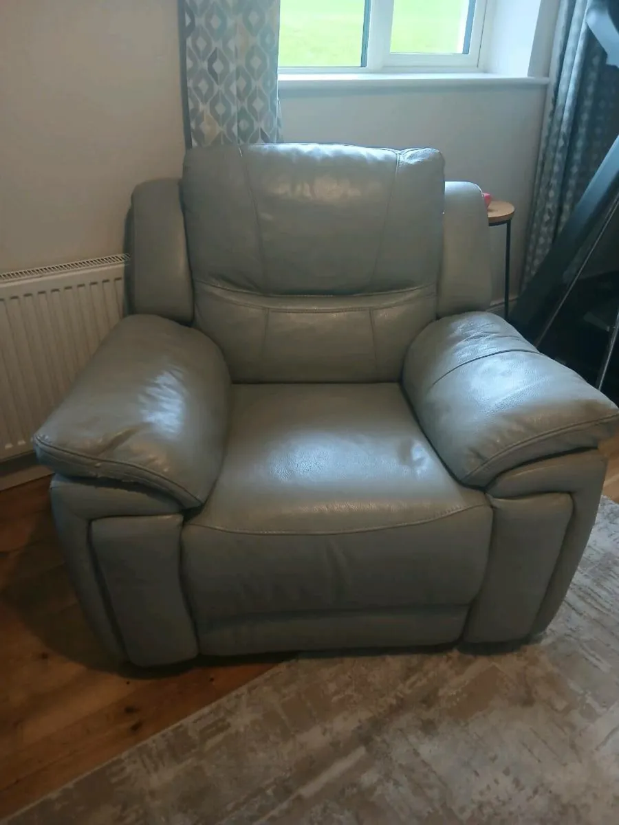 Recliner Chair - Image 1
