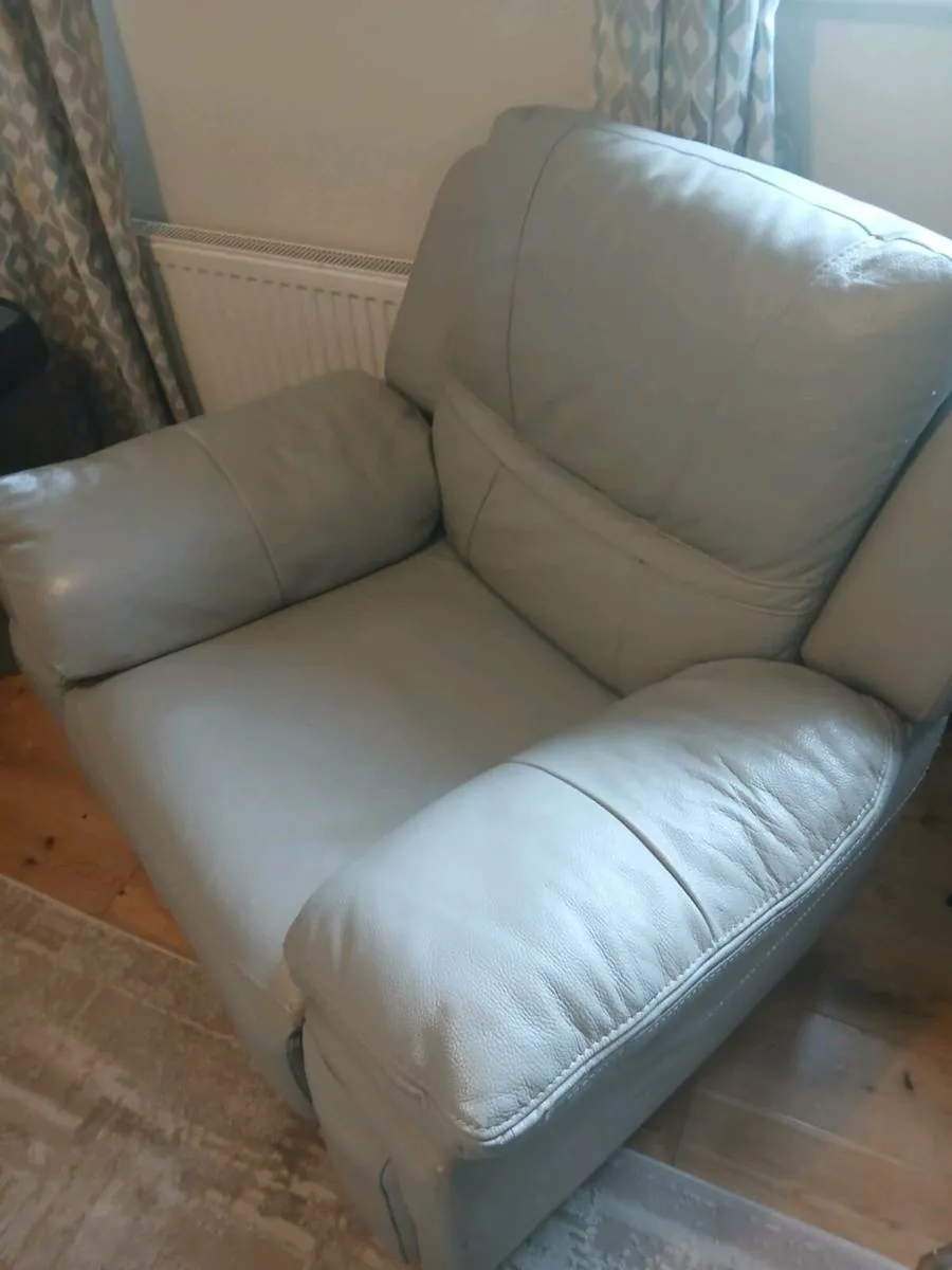 Recliner Chair - Image 2