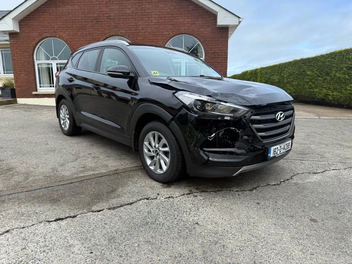 Hyundai Tuscon for repair - Image 1