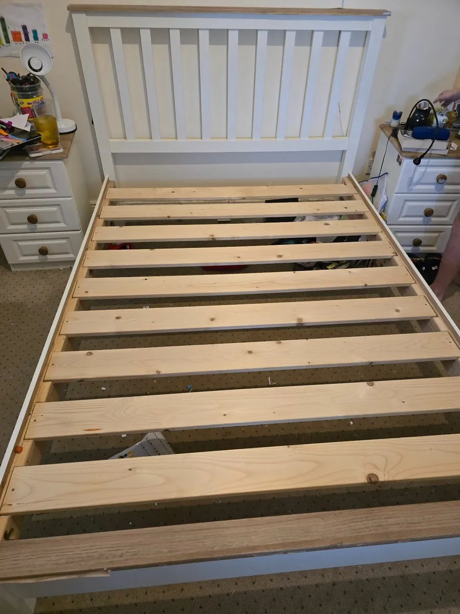 Double bed - Image 1