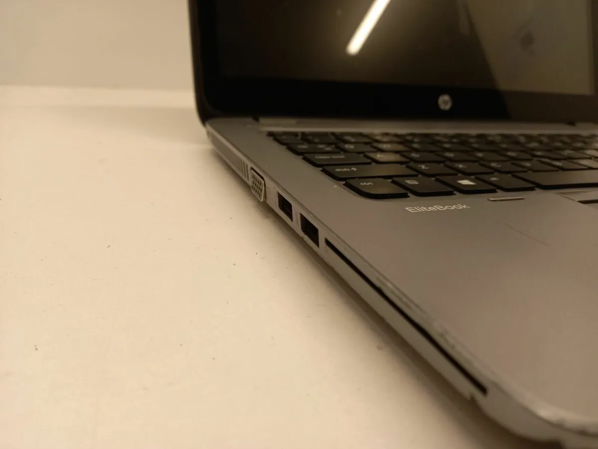 Online Auction Of A Hewlett-Packard EliteBook - Image 2
