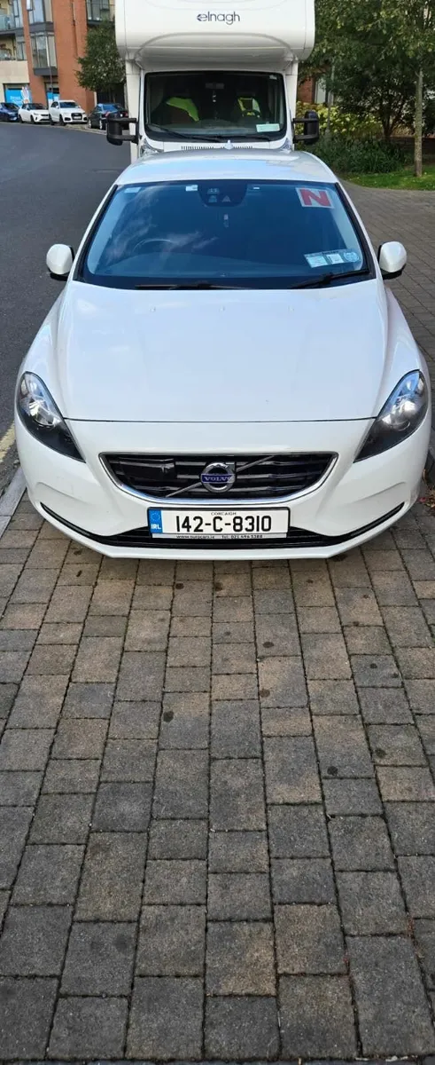 Volvo V40 2014 - Image 1