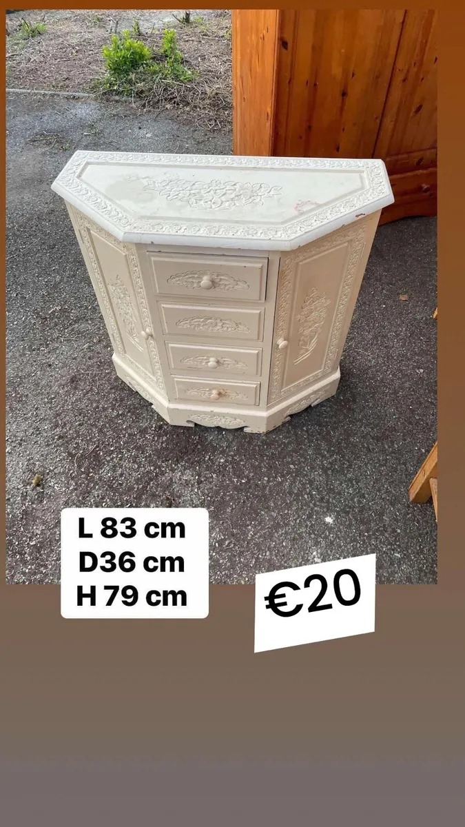 Cream side table tv unit etc - Image 2