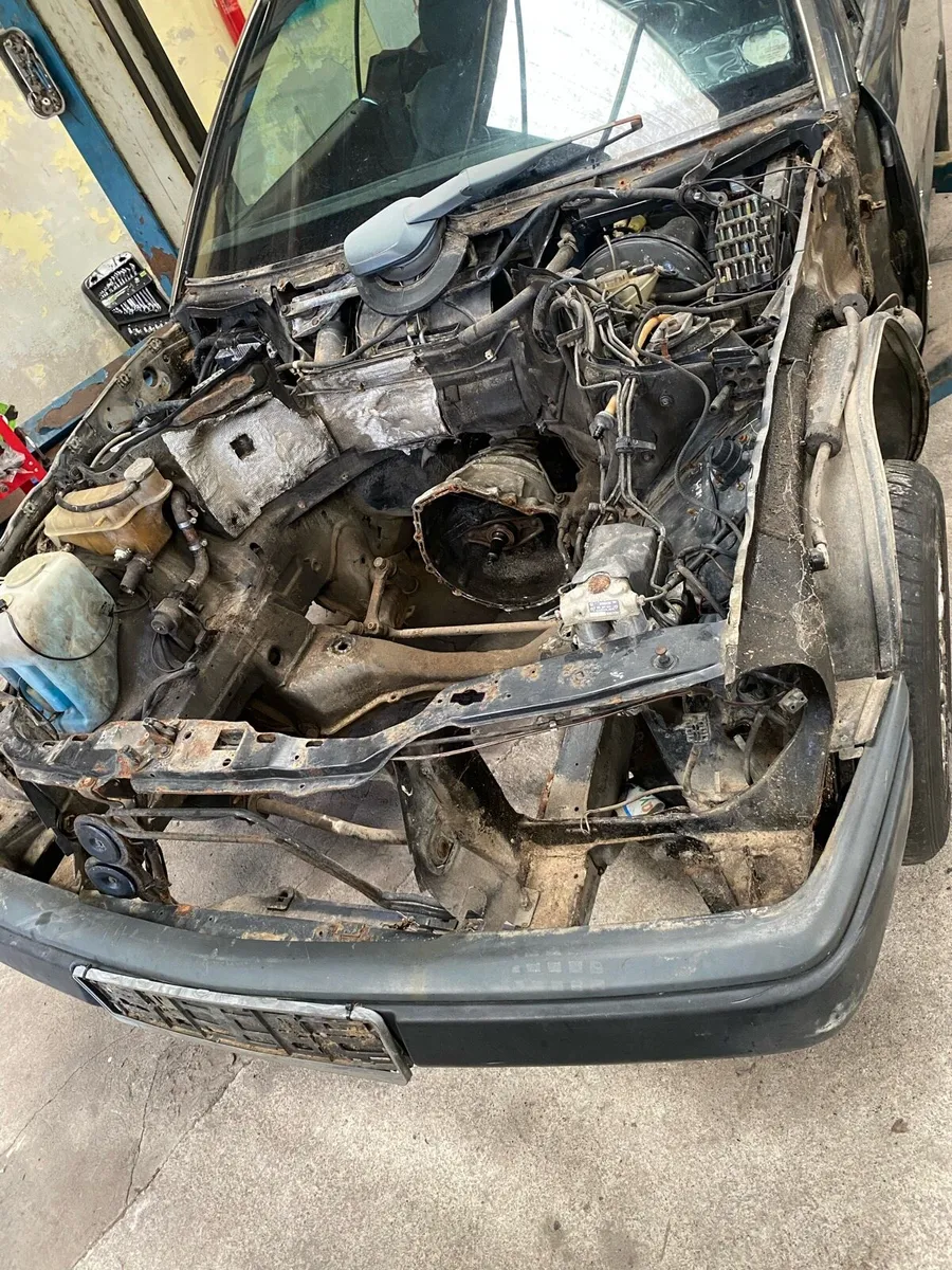Mercedes w124 - Image 1