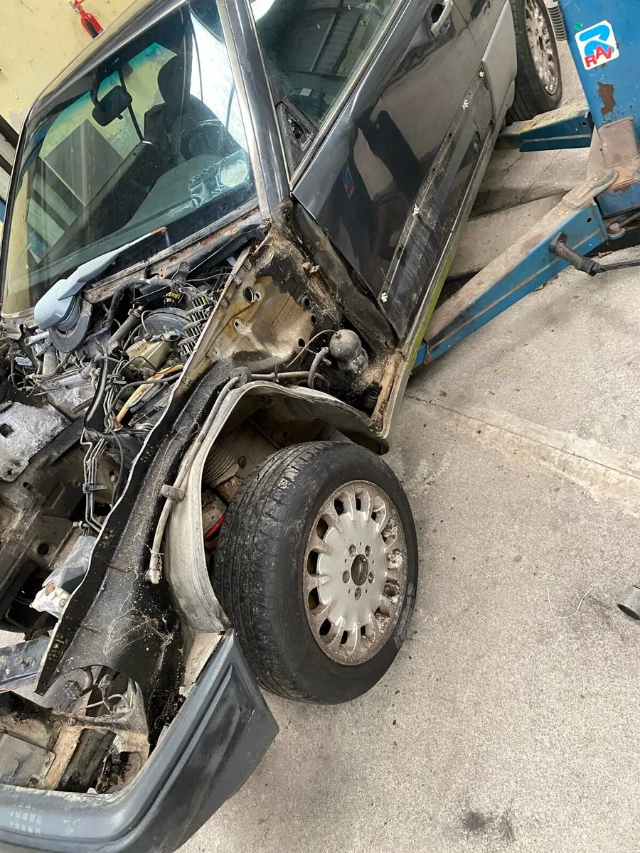 Mercedes w124 - Image 2
