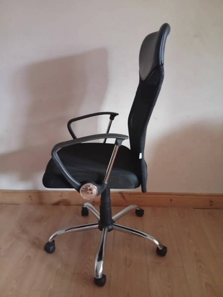 Professional office computer swivel chair 6months - Image 1