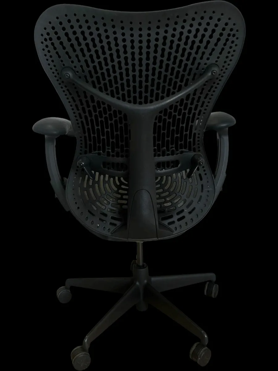 Herman Miller Mirra - Image 4