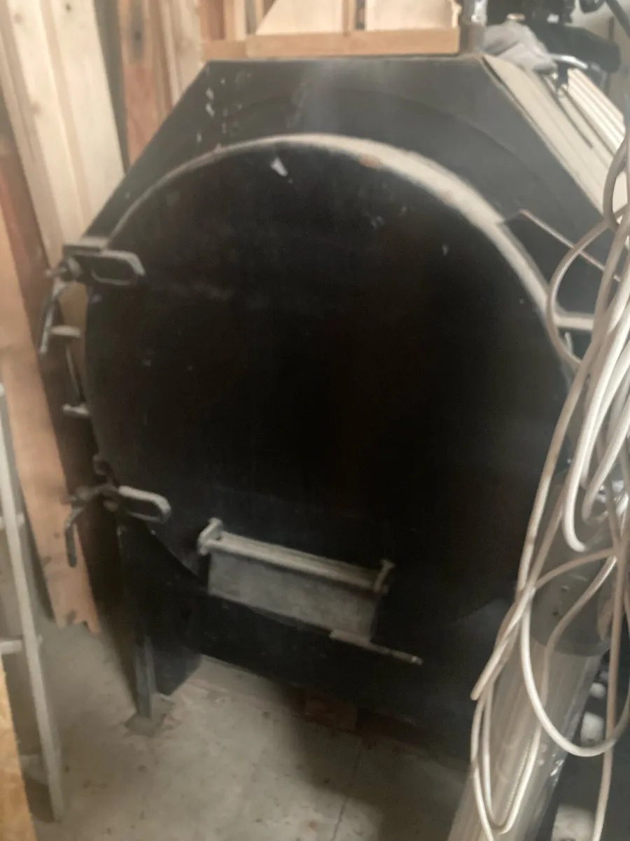 Large boiler and hopper tank - Image 1