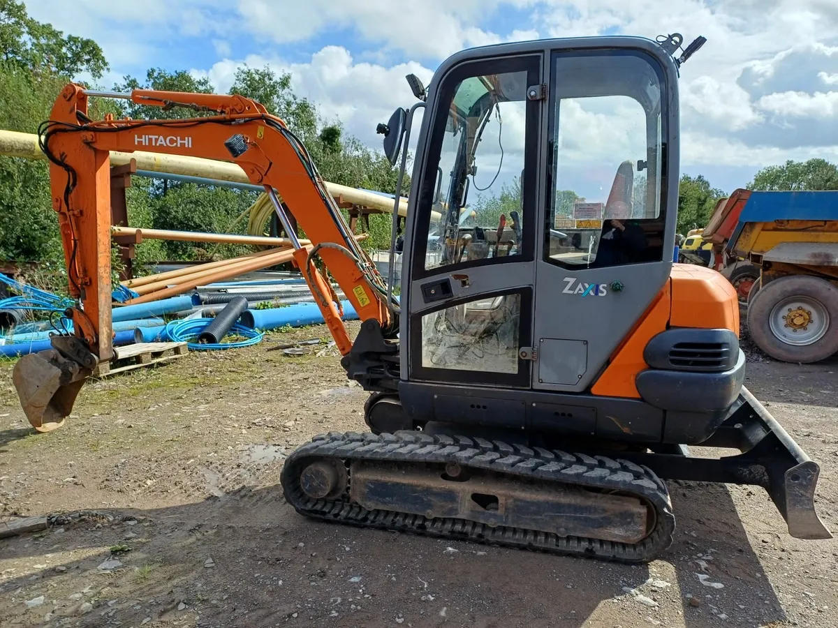 Hitachi ZX30 Excavcator - Image 1