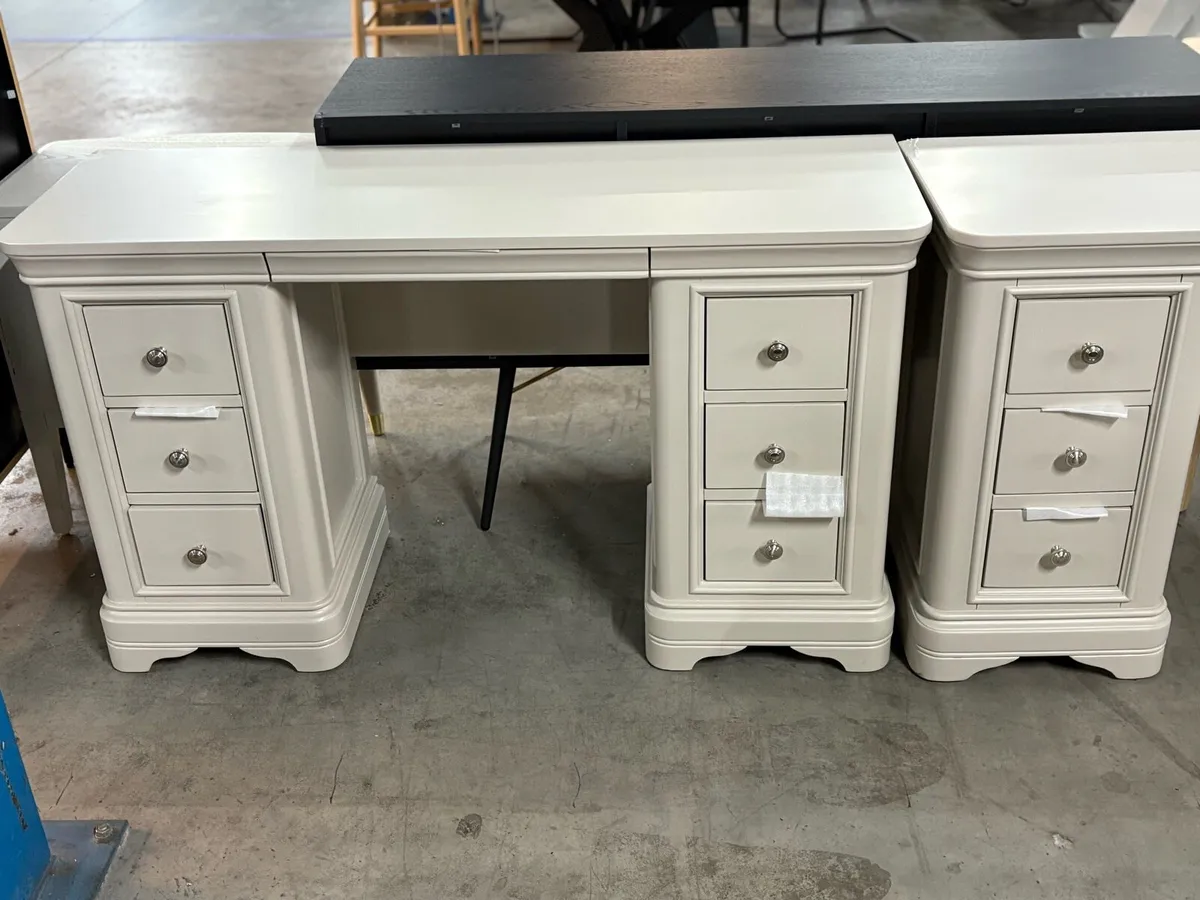 Newport Light Grey 6 Drawer Dressing Table - Image 4