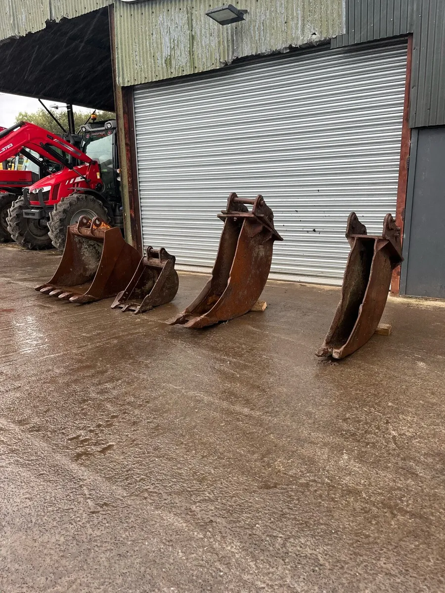 13 tonne Digger Buckets - Image 1
