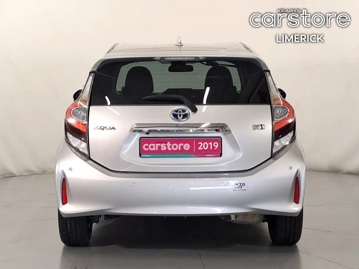 Toyota Aqua 1.5 PET Hybrid Auto - Image 4