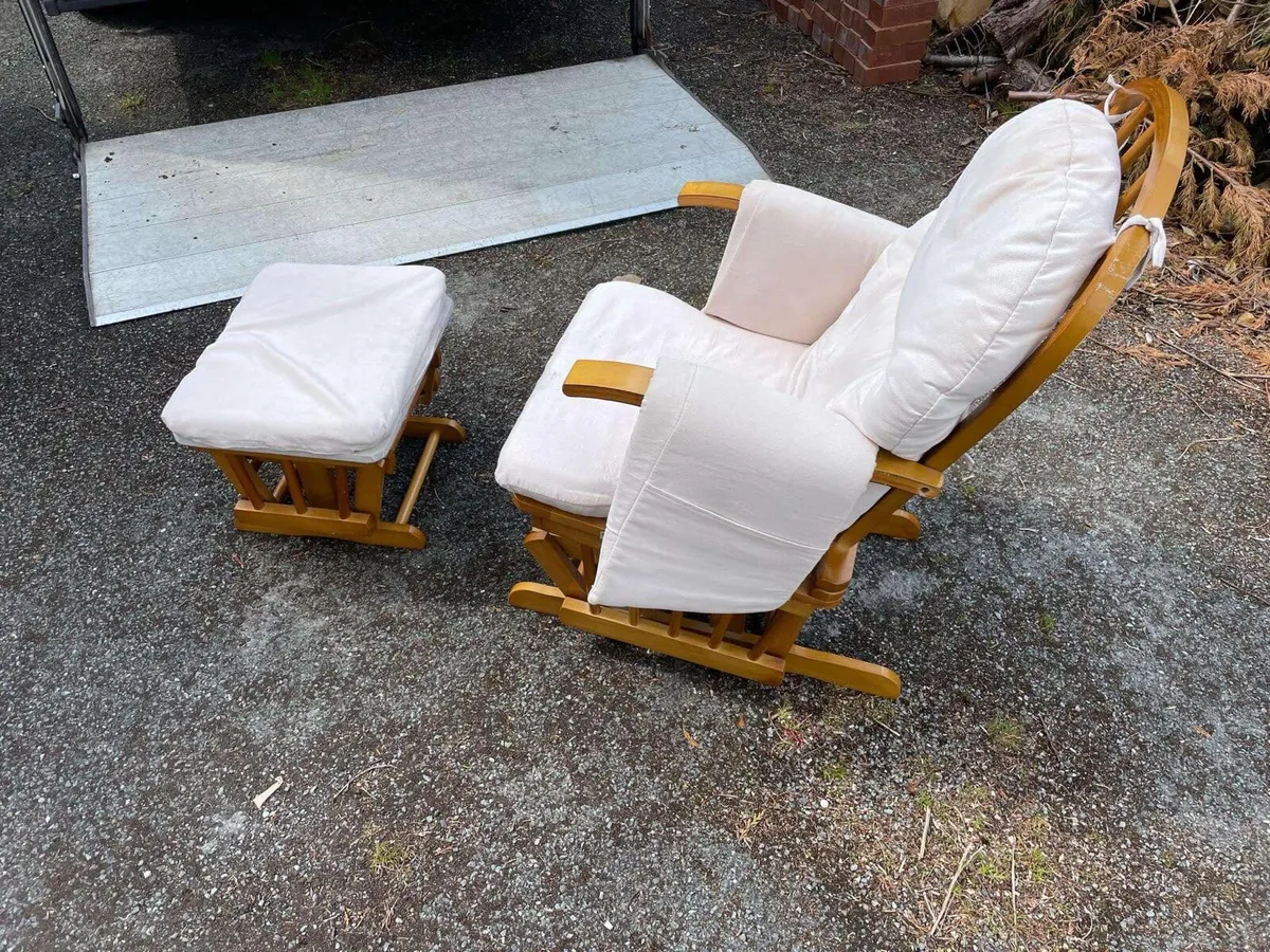 Rocking chair + stool - Image 2