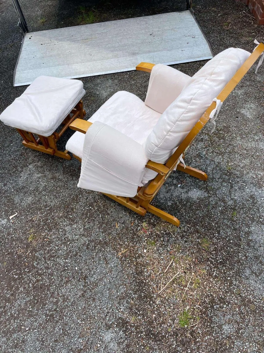 Rocking chair + stool - Image 3