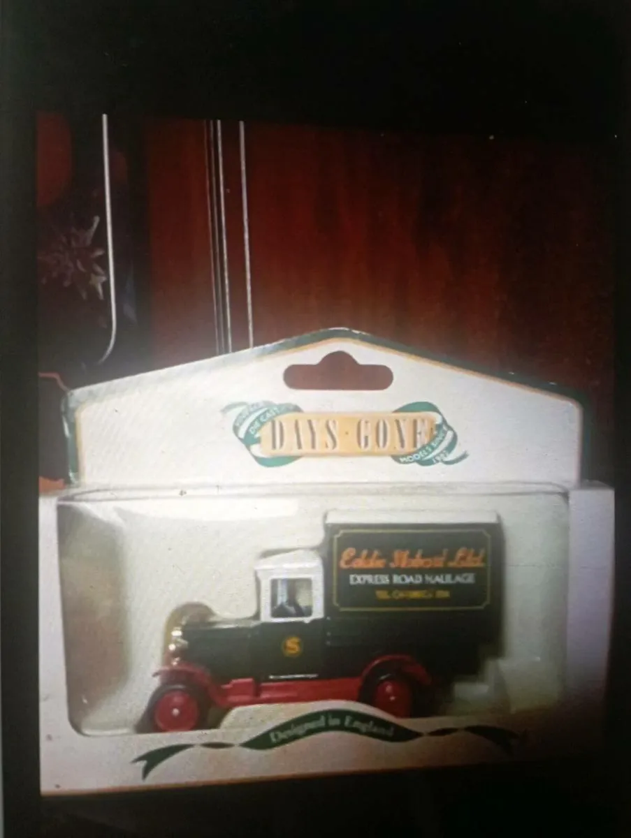 EDDIE STOBART DELIVERY TRUCKS 🚚  DIE-CAST MODLES - Image 3