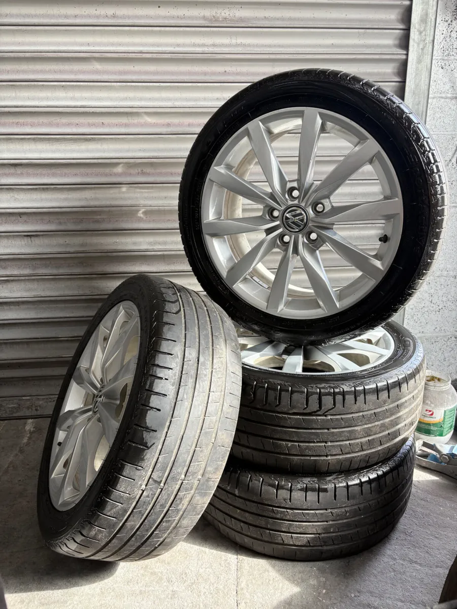 Volkswagen Golf 17” Alloys - Image 1