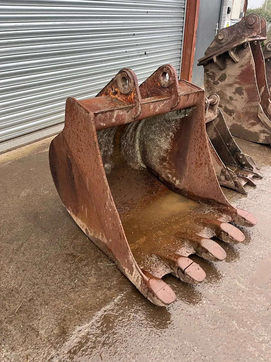 13 tonne Digger Buckets - Image 3