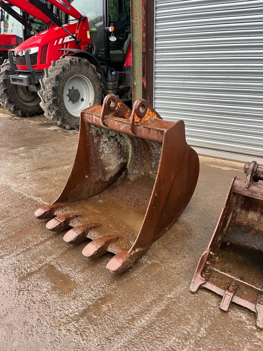 13 tonne Digger Buckets - Image 4