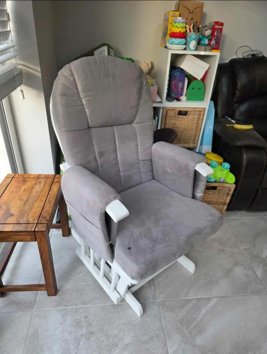 Glider chair with footstool - Image 1