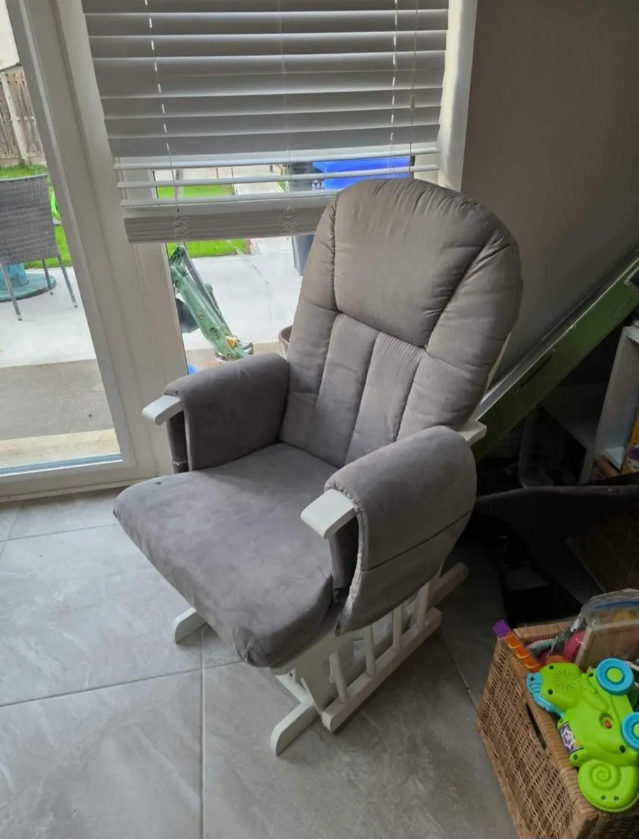 Glider chair with footstool - Image 3