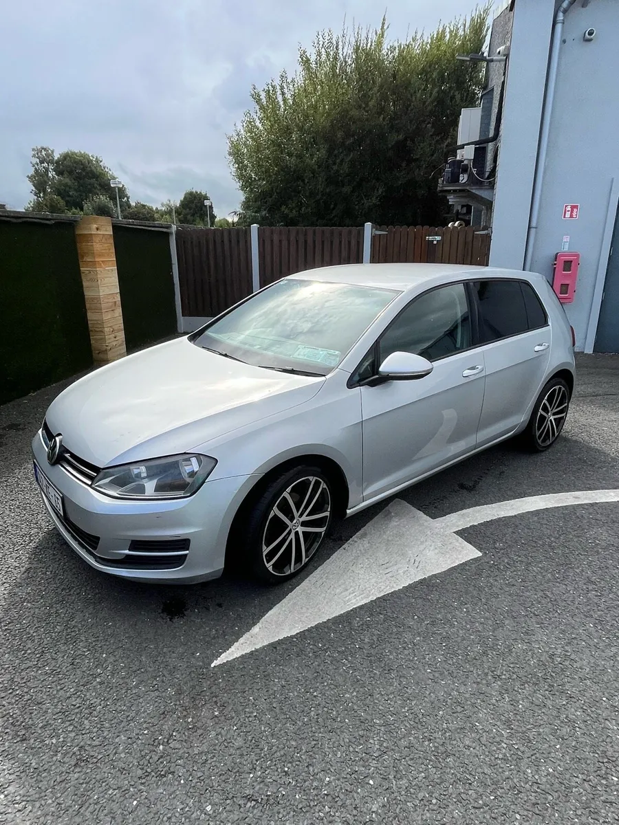 2014 Volkswagen - Image 2