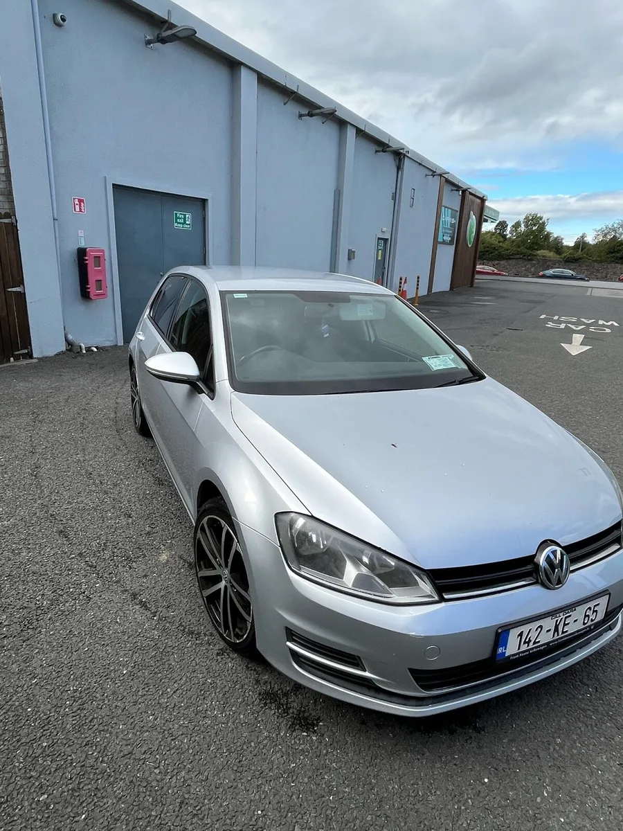2014 Volkswagen - Image 4
