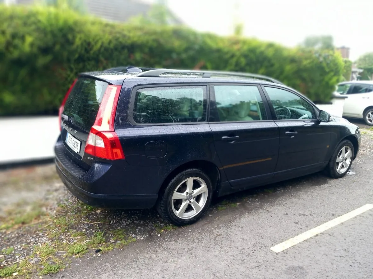 Volvo V70 2009 - Image 3