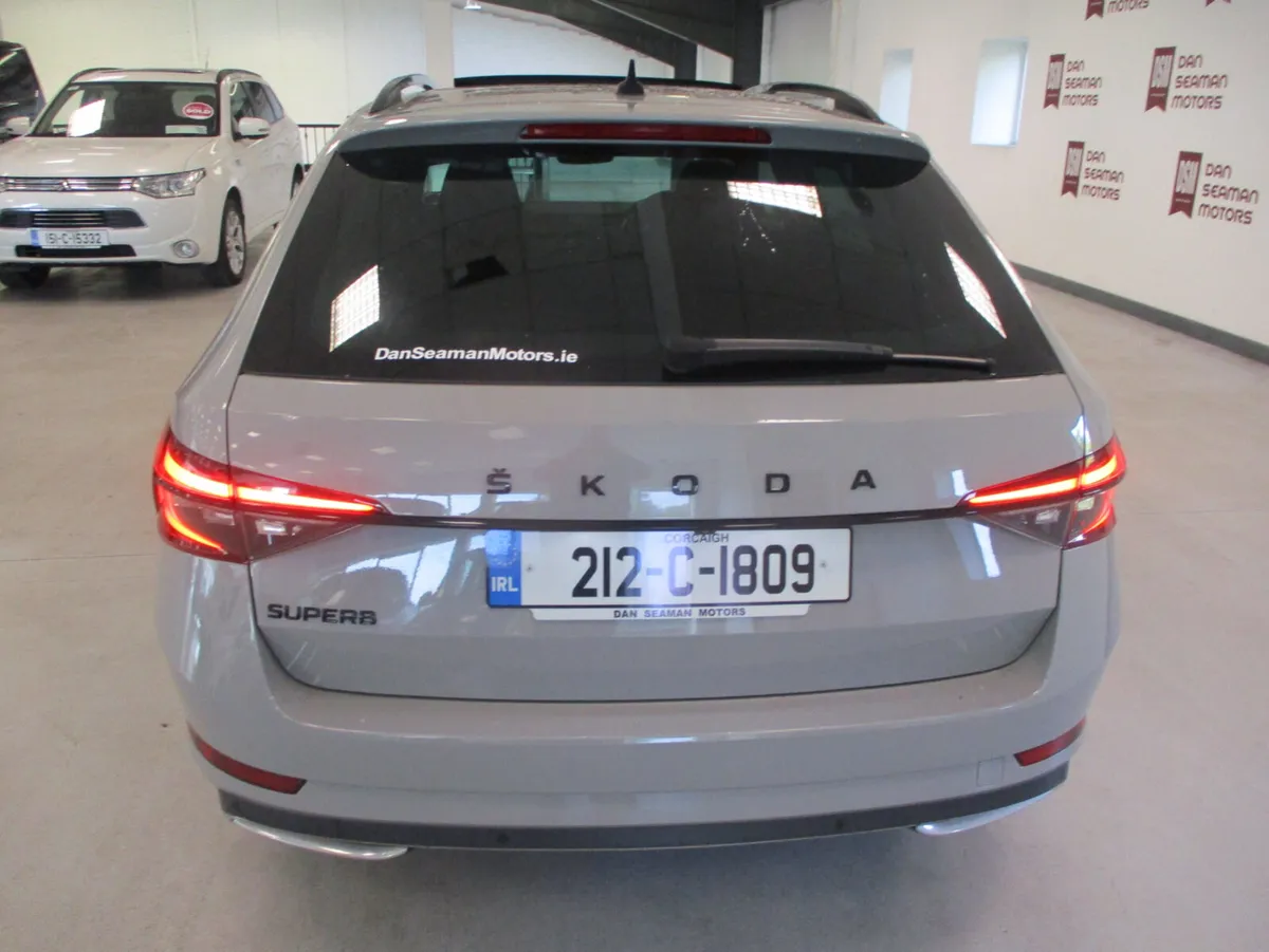 Skoda Superb SPORTLINE ESTATE 2021 - Image 3