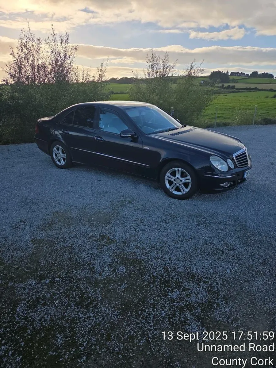 08 Mercedes E220 Automatic - Image 2