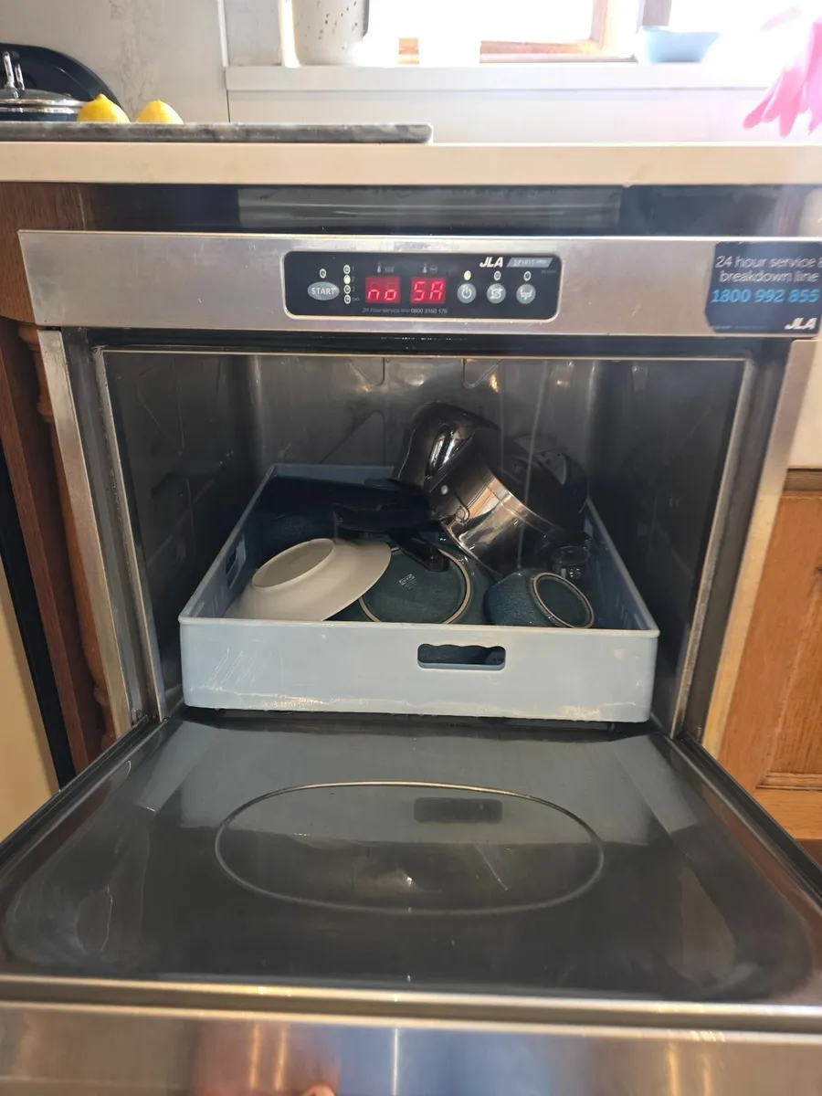 JLA  Comercial dishwasher - Image 1