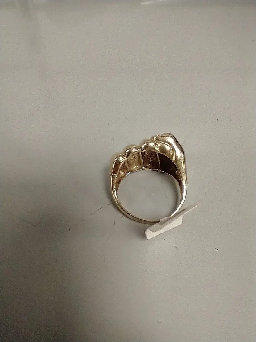 9ct Gold Fist Ring 9k W/ Cubic Zirconia - Image 4