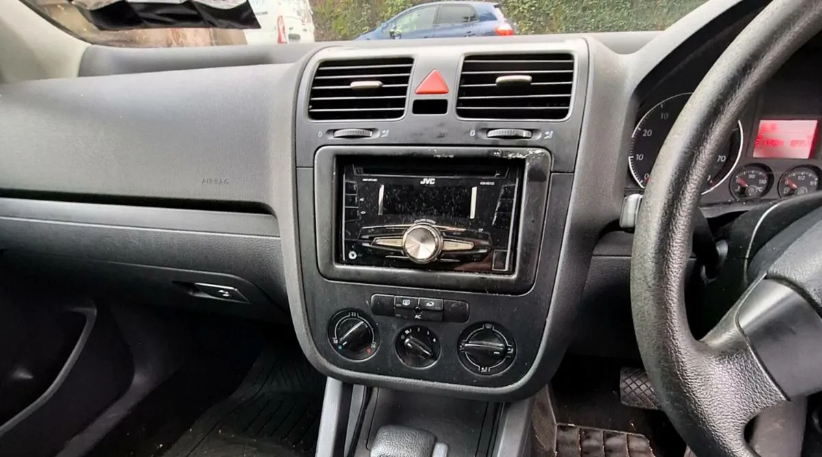 For Sale: 2007 Automatic Volkswagen Golf 1.6 FSI - Image 3