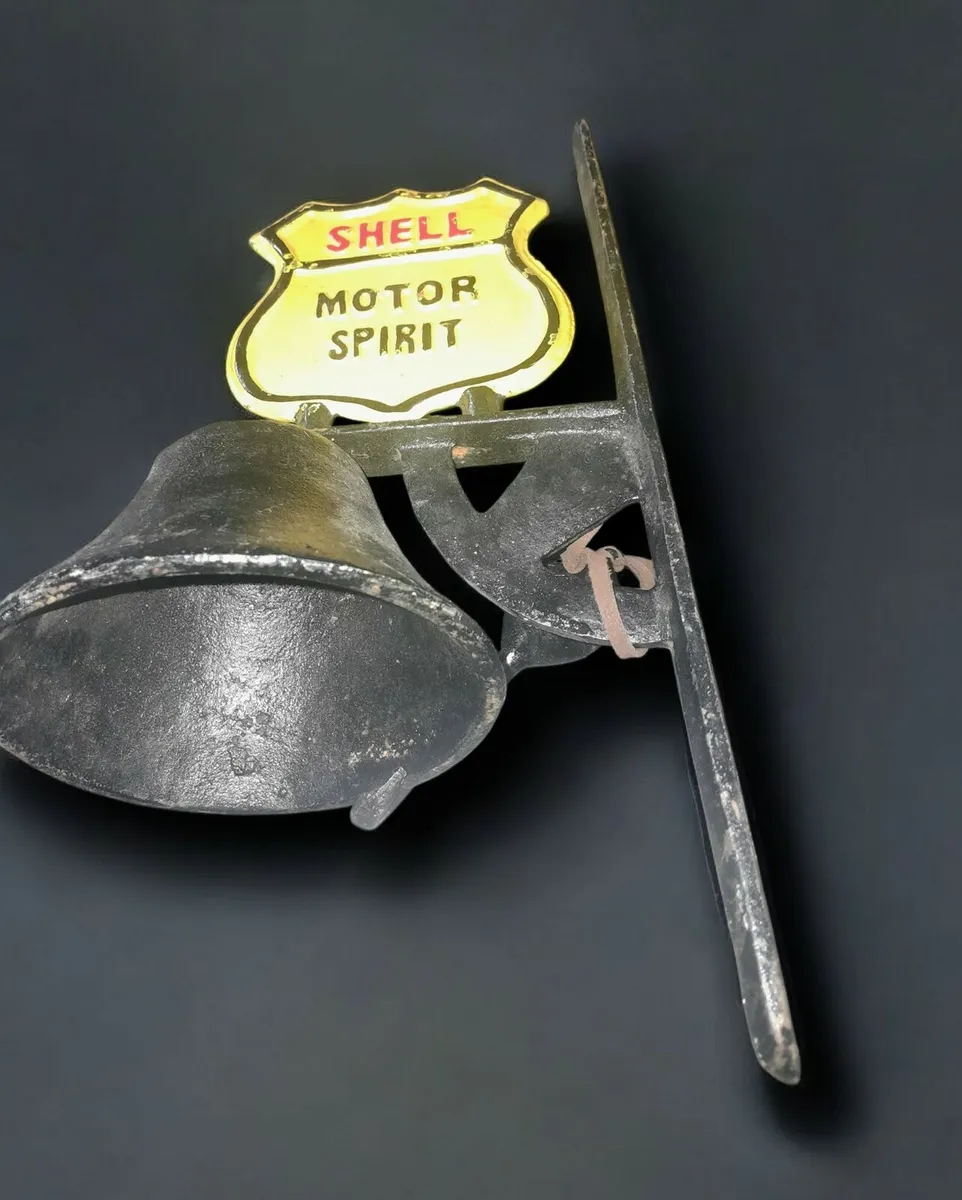 Large and heavy cast iron bell - Image 2