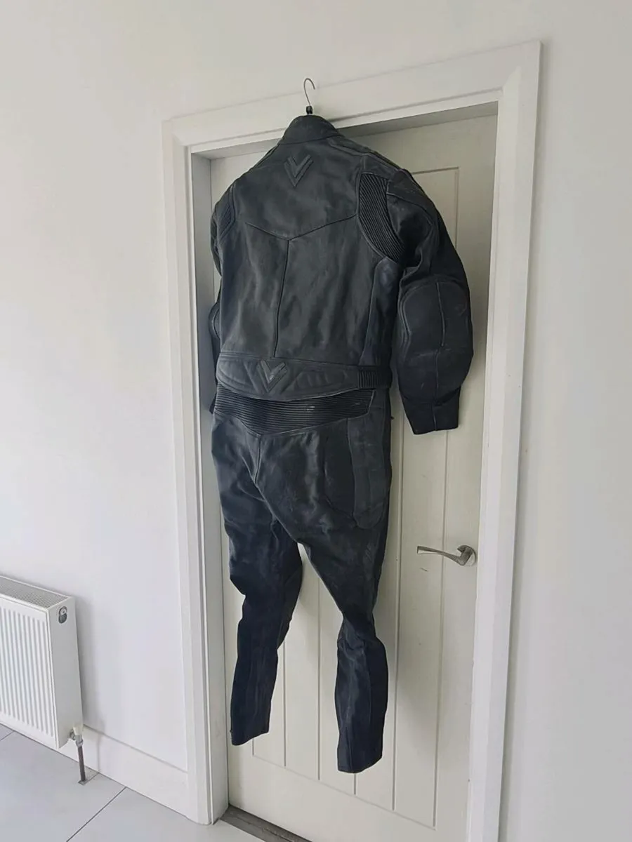 2 piece motorcycle leathers - Image 4