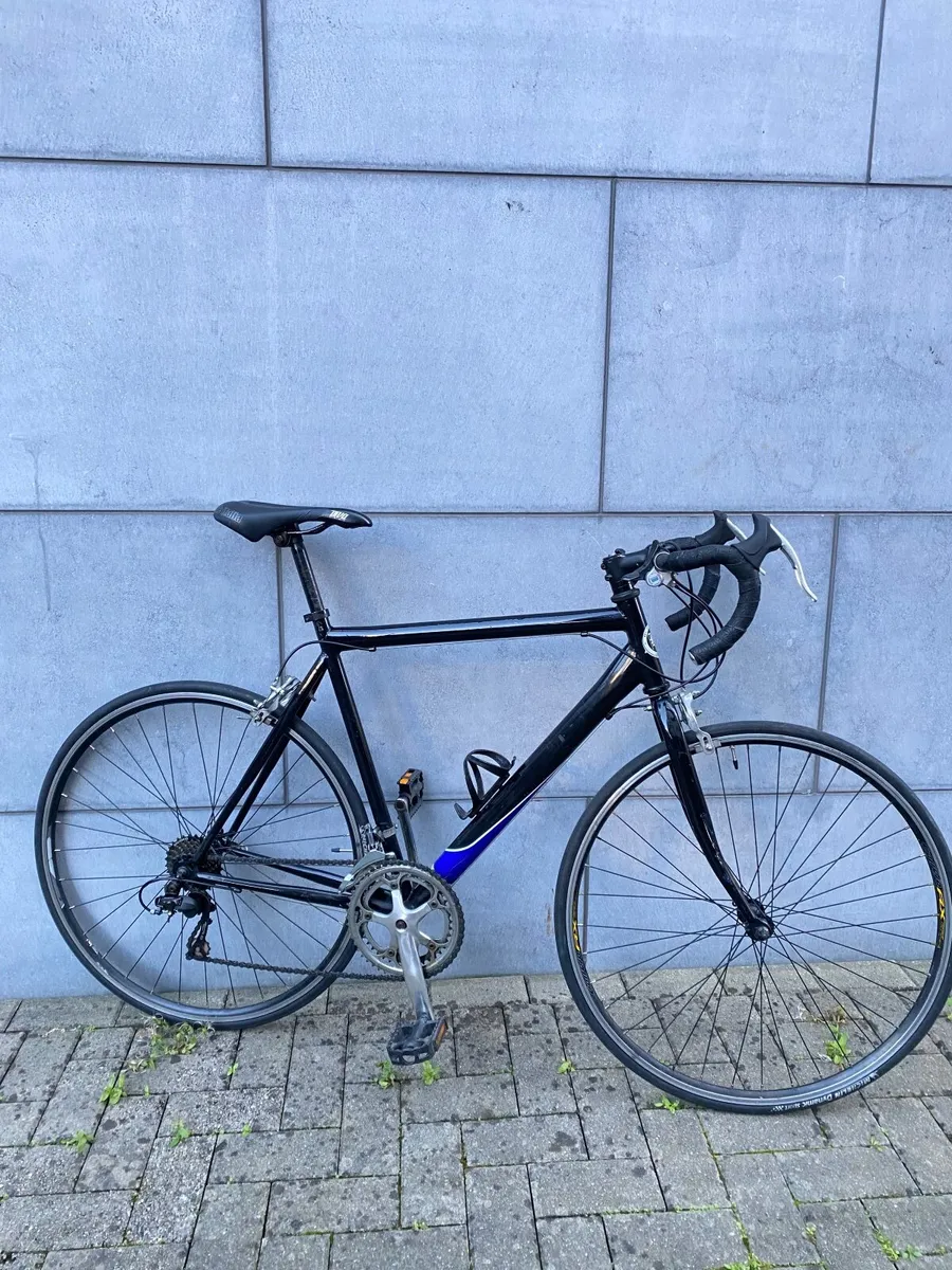 Road bike - Image 1