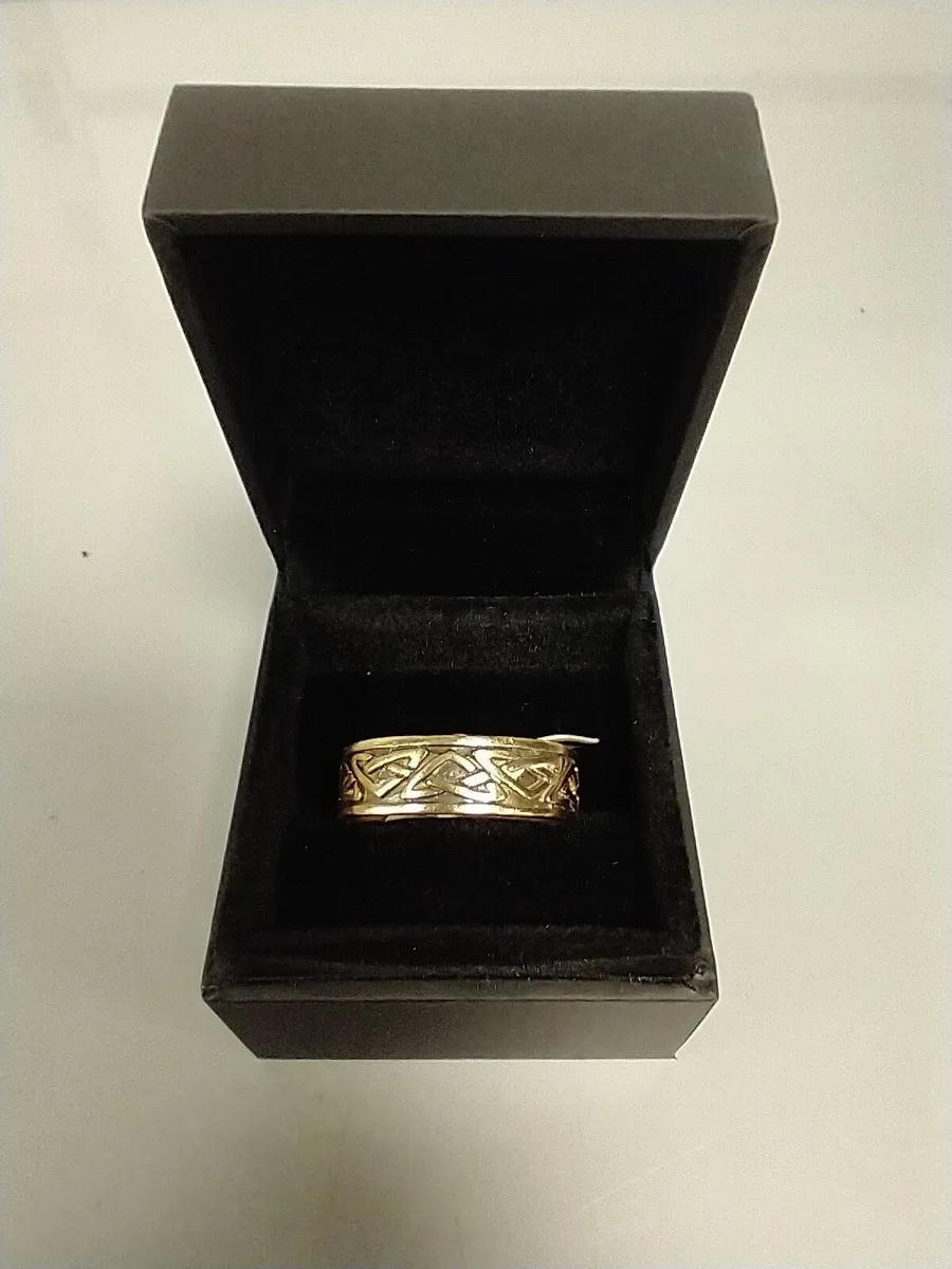 9ct Gold Celtic Ring 9k - Image 2