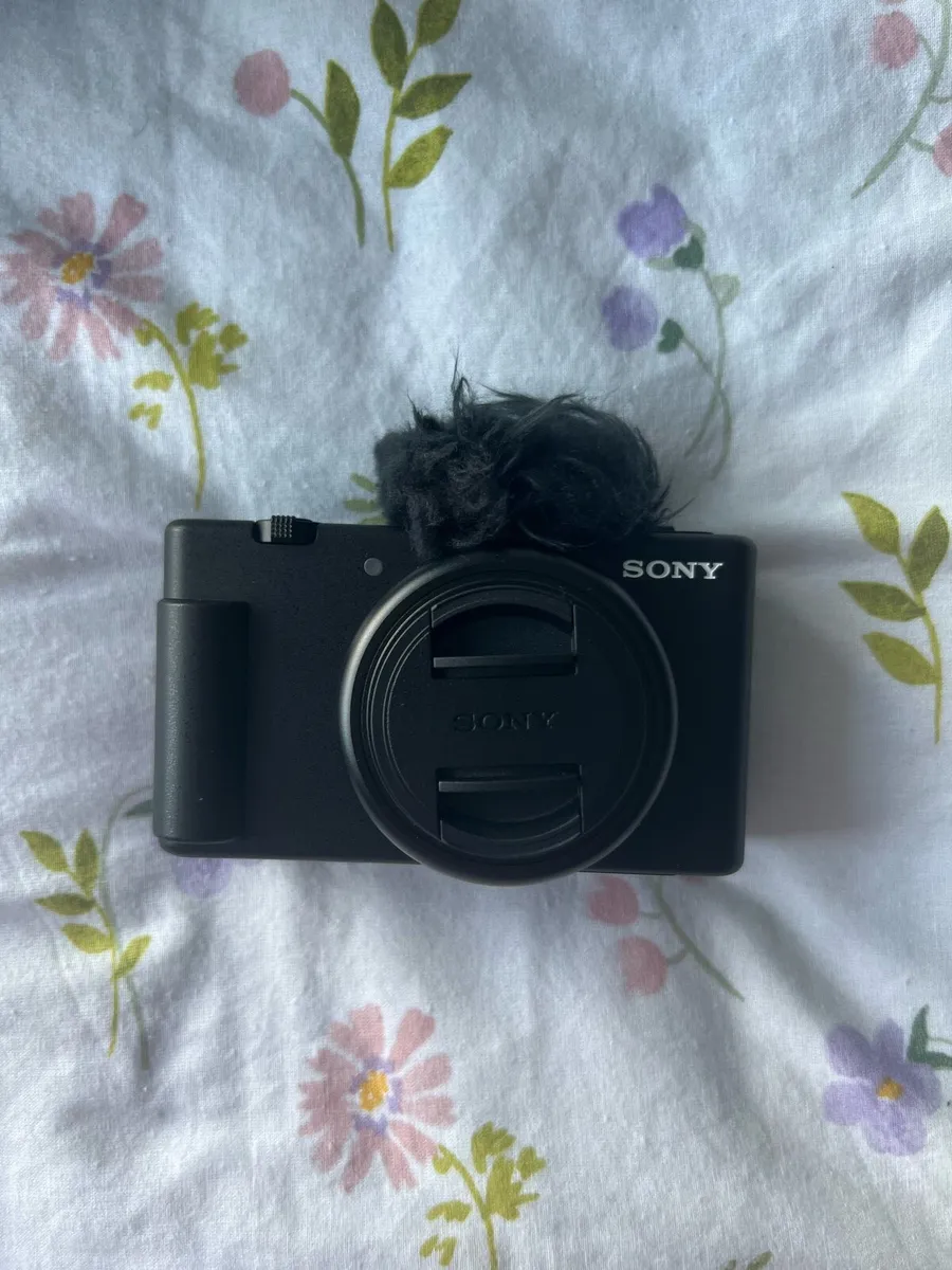 Sony Zv-1F vlogging camera - Image 2