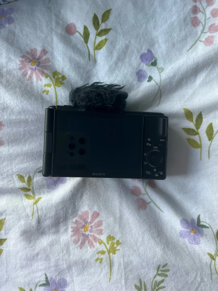 Sony Zv-1F vlogging camera - Image 3